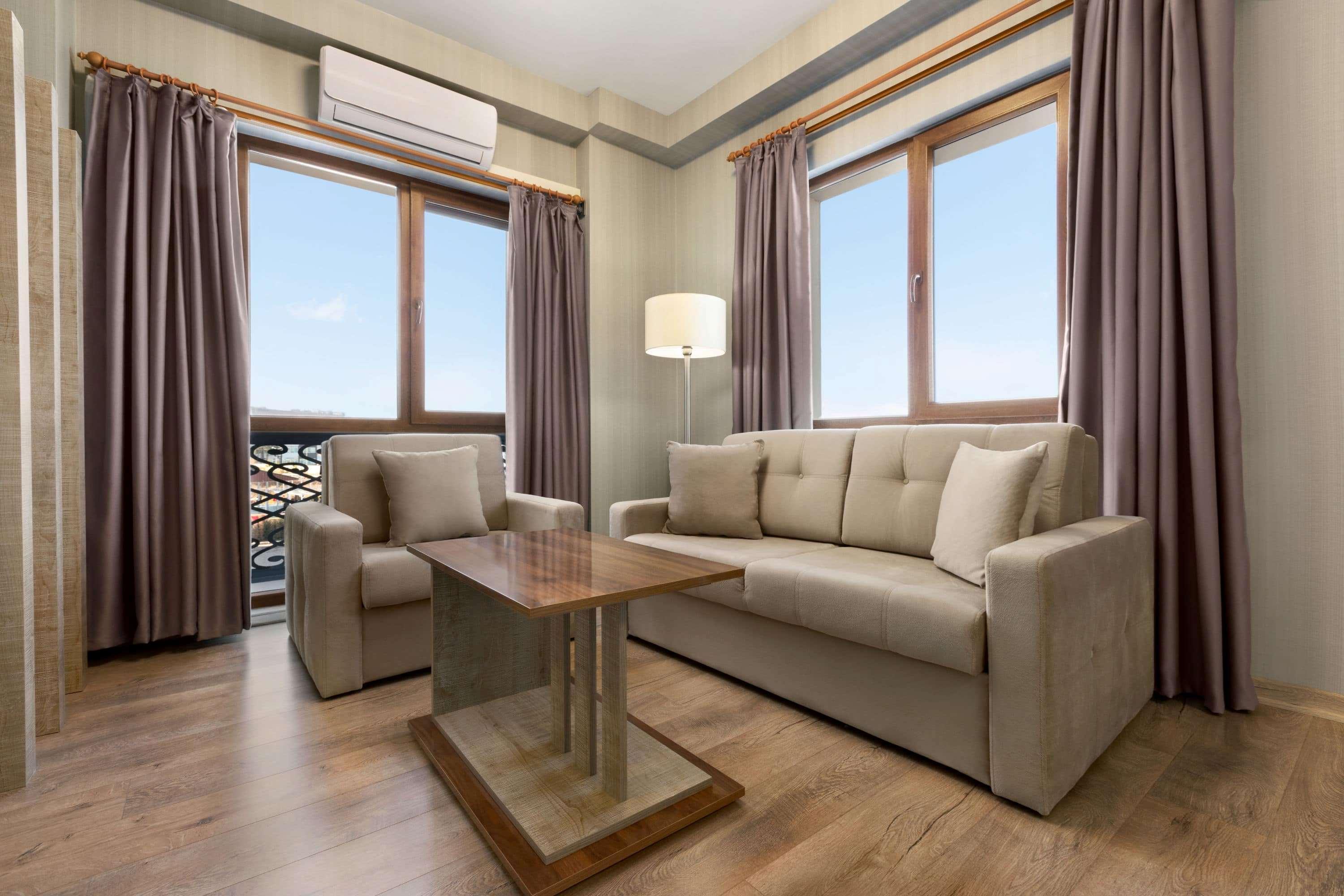 Ramada By Wyndham Van Esterno foto